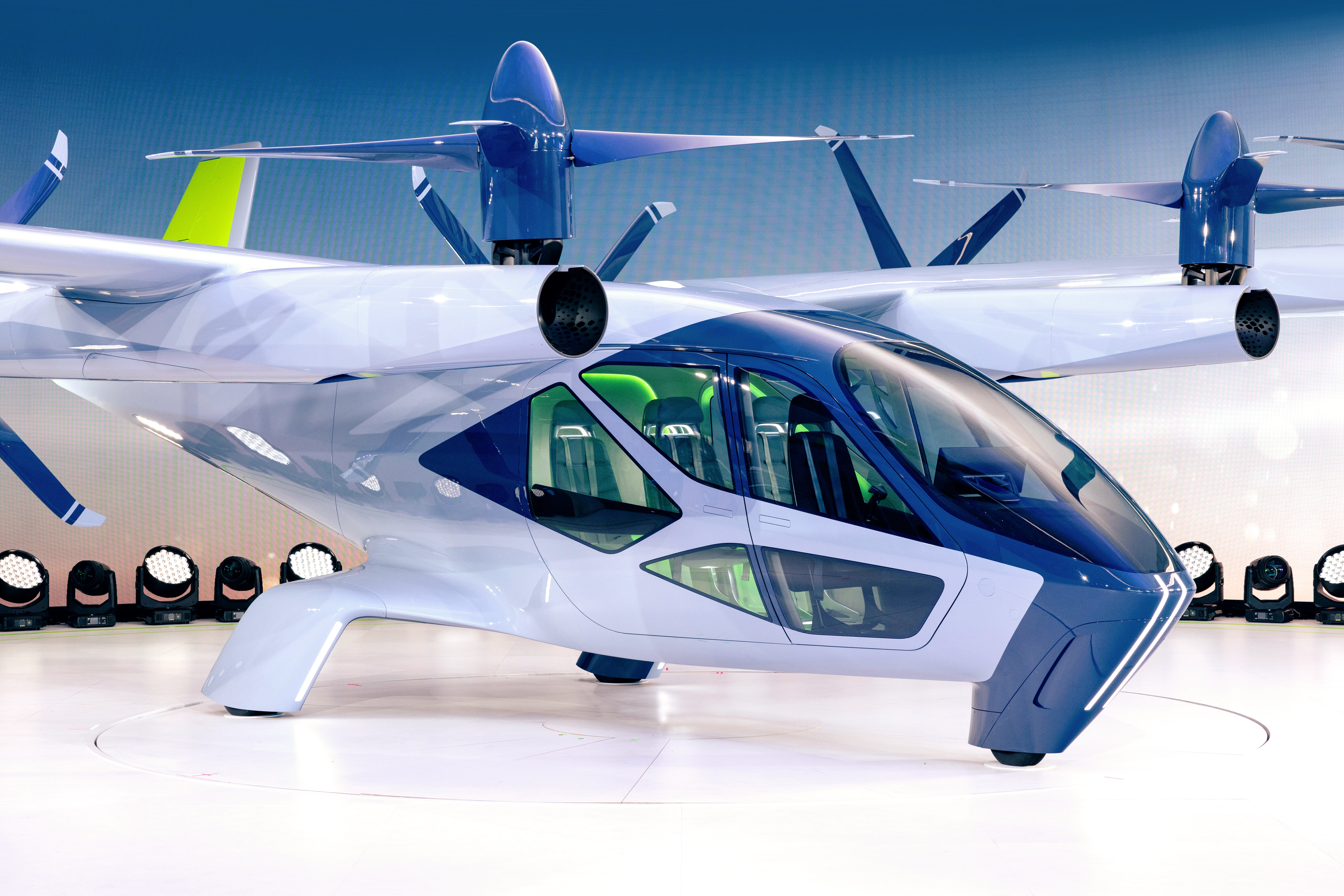 Flying taxi for pilot and 4 passengers